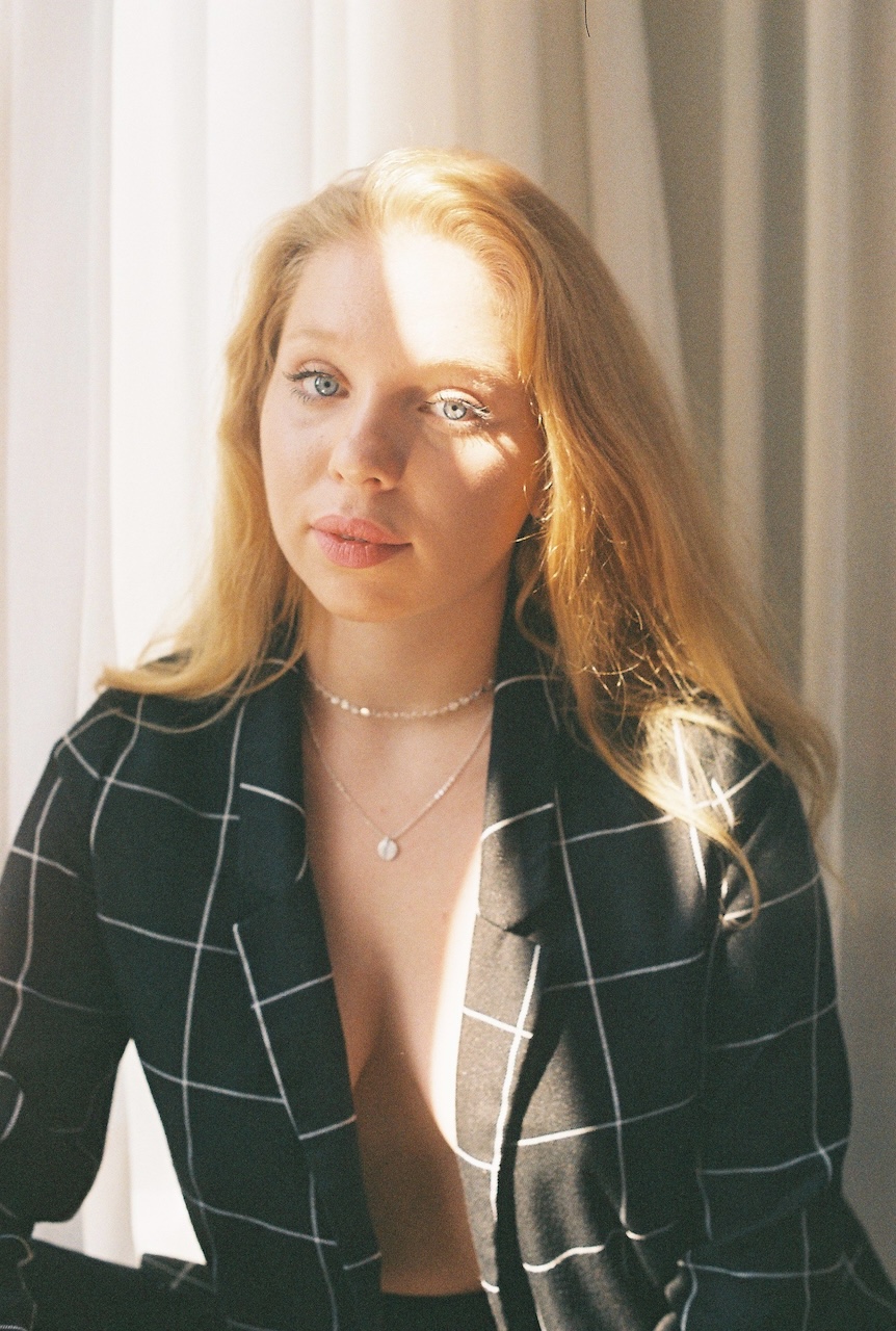 Belle van der Pijl ist Musicaldarstellerin und wird durch Thobi Artist Management vertreten.