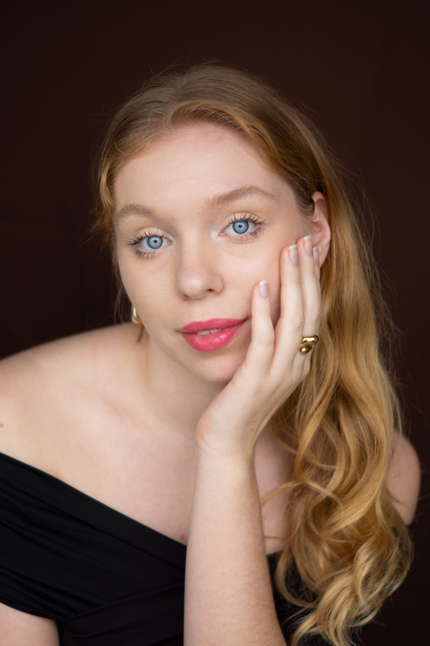 Belle van der Pijl ist Musicaldarstellerin und wird durch Thobi Artist Management vertreten.