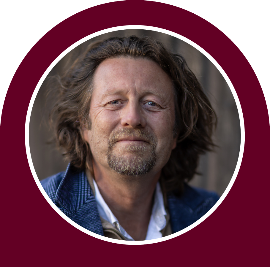 Raimund Stangl ist Musicaldarstellerin und wird durch Thobi Artist Management vertreten.